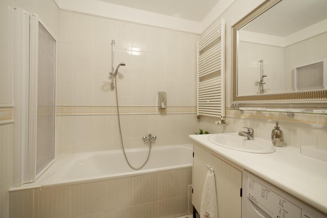 Gde Hollo Apartments Budapest Luaran gambar