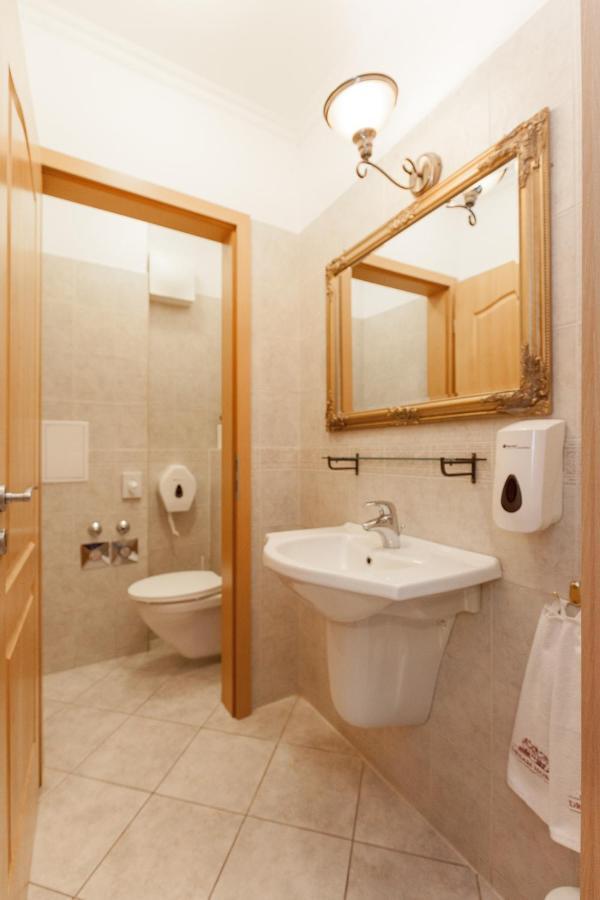 Gde Hollo Apartments Budapest Luaran gambar