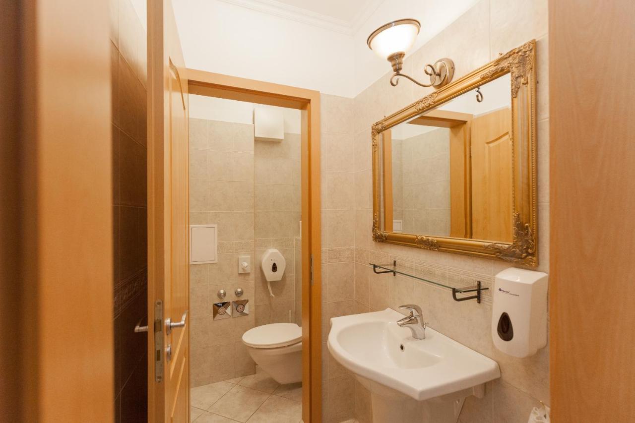 Gde Hollo Apartments Budapest Luaran gambar