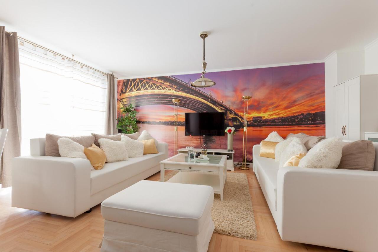 Gde Hollo Apartments Budapest Luaran gambar